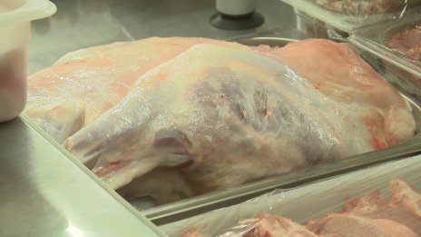 Великденската трапеза: Агнешкото от 26 лв./кг през 2025 г. до 16 евро днес