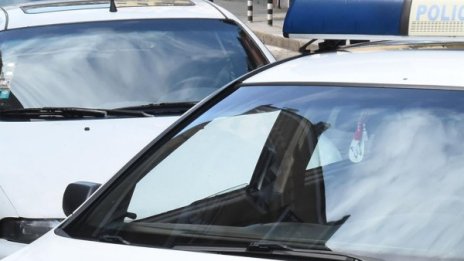 Бус, пълен с бежанци задържаха край Банкя