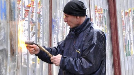 Агитационни плакати - налепени по забранени места 