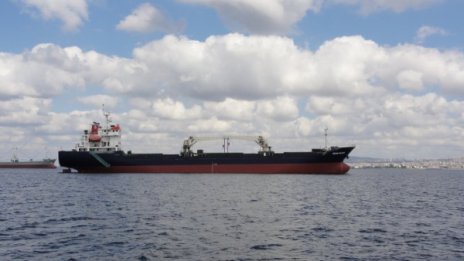 Няма опасност за екипажа на бедстващия турски кораб