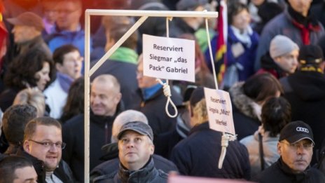 ПЕГИДА живна покрай бежанската криза