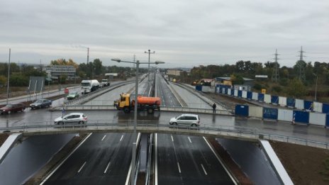 Хайде по Западната дъга, Борисов я пусна