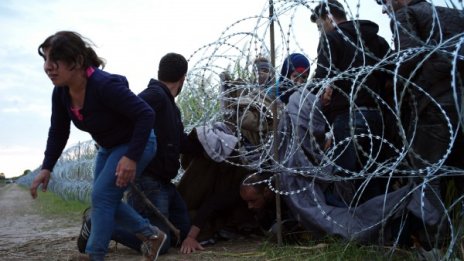 ЕС докладва: Какво е свършено за мигрантската криза?