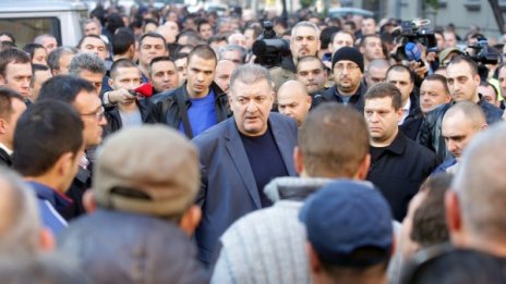 МВР дръпна назад: Старите с привилегии, новите – не