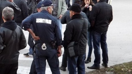 Полицаите: Протестите ни продължават!