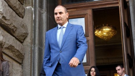 Цветанов зад своите: Уважавайте МВР-то!