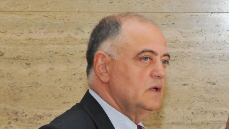 Полицаите не знаят да ползват оръжие, да свалят отпечатъци...