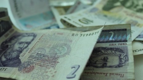 Две баби "капарираха" климатици за общо 6 хил. лв.