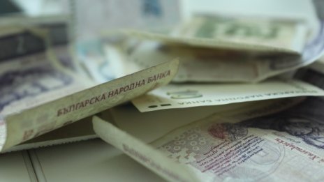 84-годишна баба "плати" 6 бона за климатици