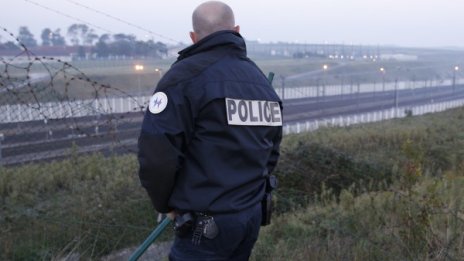 Арестуваха джихадист във Франция, готвил атентат срещу военни