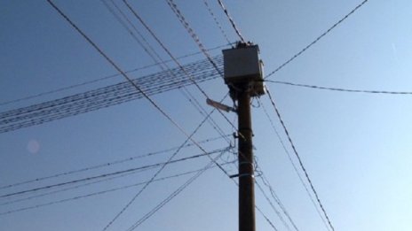 Електромерите на ромите на високо. Те: Не сме маймуни!