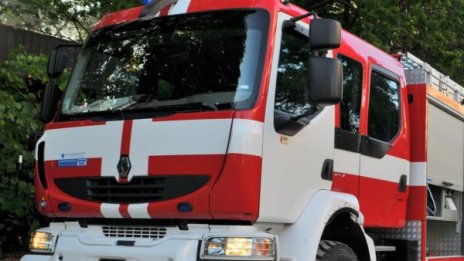 10-годишно дете с изгаряния след пожар в Росеново
