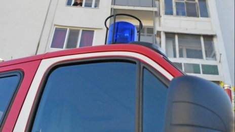 Дете се изгори след опит да си запали печката