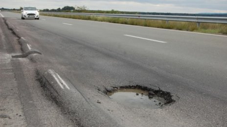 Винетката скочи! А пътища като на Запад кога?