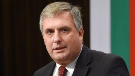 Успокоение от Калфин: Няма да има "оскубан" полицай!