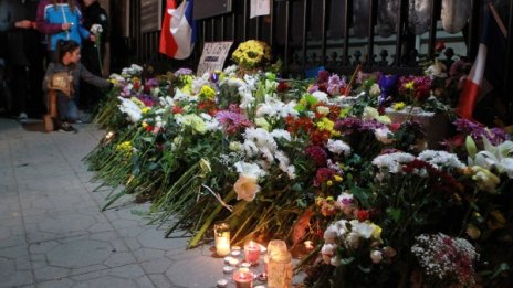 ЕС зове за минута мълчание за жертвите в Париж