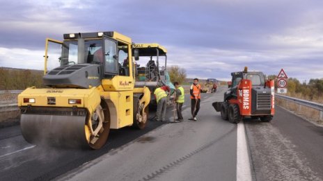 Затварят две платна на "Хемус" заради ремонт