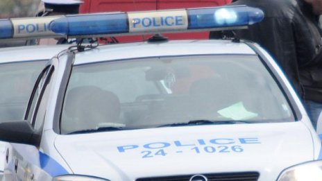 Мъж и жена ранени след челен сблъсък край Павликени