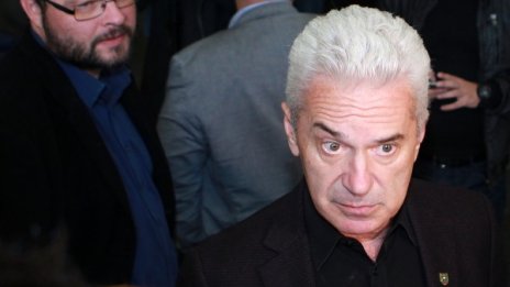 Волен втрещи: 13/11 в Париж – скалъпен сценарий!
