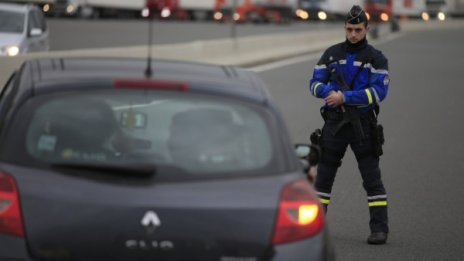Във Франция проучват версии, свързани с изоставена кола