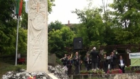 В най-бедната община: Паметник на Екатерина II