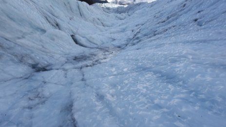 Хеликоптер се разби в ледник в Нова Зеландия