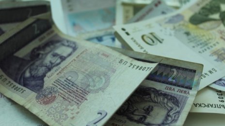 Дядо и баба от Русе дадоха 15 бона на "ало измамници"