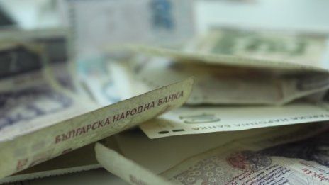 Полицаи разследват кражба за 9 бона в Исперих