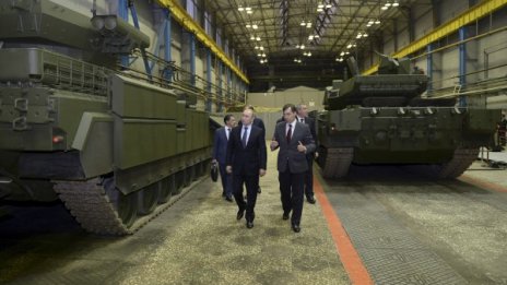 Страховит руски арсенал дебне из засада в Сирия