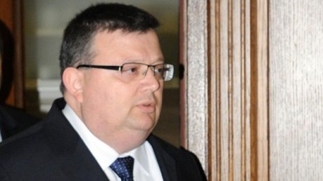 ЕК не е настоявала за оттеглянето на Цацаров