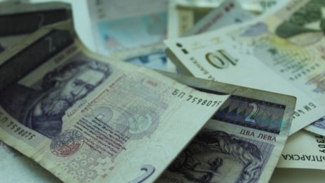 600 шофьори с глоби за движение в бус лентата