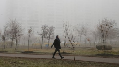 Седмицата си отива ветровита и студена