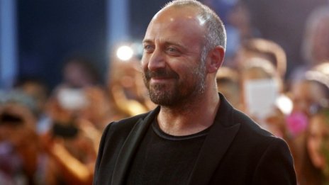 Сваленият Су спря изложба на "Великолепният век"