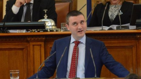 Мото на Горанов: Повече пари не значат по-добра работа  