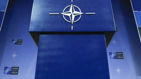 Задържаха куриер в централата на НАТО, носил "бомба"