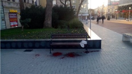 Локви кръв във Варна, откриха труп на мъж