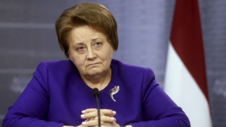 Правителството на Латвия подаде оставка 