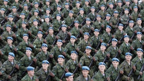Руснаците се гордеят най-много с армията си