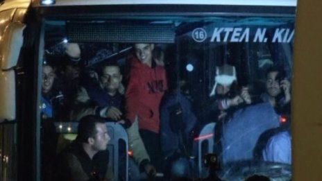 Гърция върна 2 хил. мигранти от границата в Атина