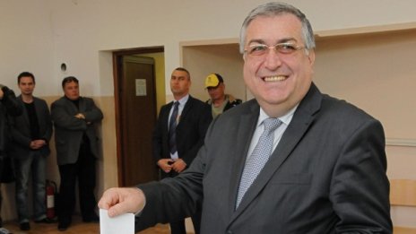 "Радикално добро": Задължителен вот за 7-8 г.!