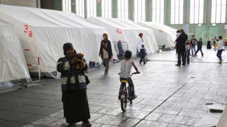 ЕК погва правово Унгария заради бежанците