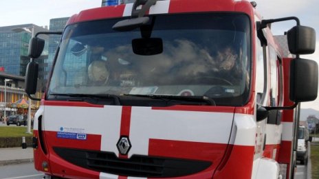 Пожар горя в цех за интериорни врати в Кюстендил