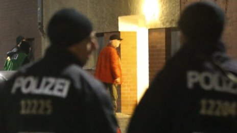 Ранени при сблъсъци между полиция и протестиращи в Лайпциг