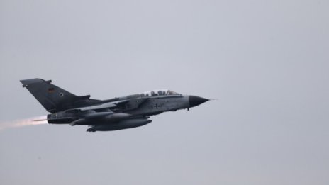 Германски самолет летя за пръв път при операцията срещу ИД