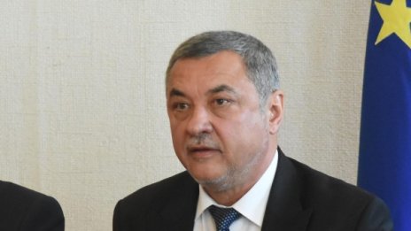 Симеонов за Захариева: Промяна само по пол!  