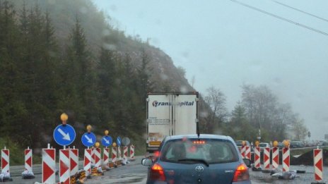 Камион се удари в тунел "Витиня" на магистрала "Хемус&rdquo; 