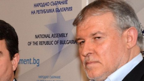 Глас от СДС: И нека силата бъде с РБ...