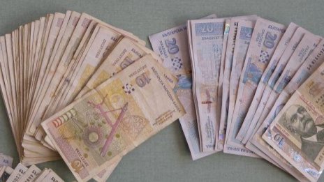 Глобиха рафинерията в Бургас заради разлива през лятото
