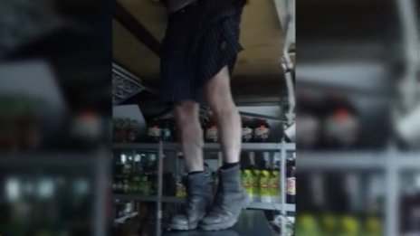 За крадец не ставаш, сине... засядаш в покрива