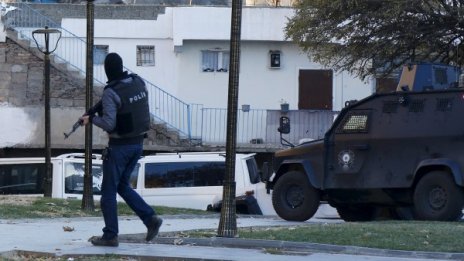 Застреляха сирийски журналист в Турция